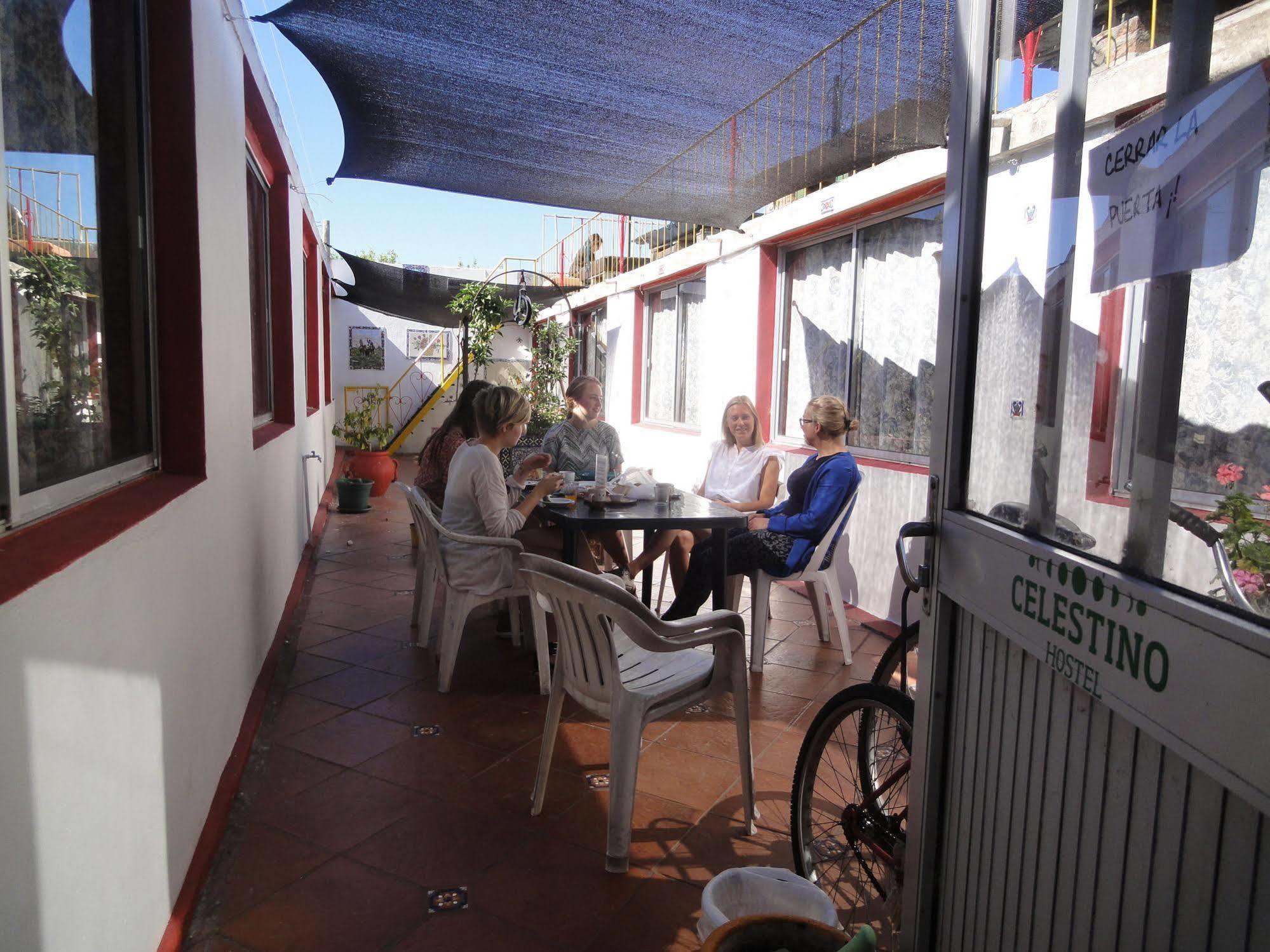 Celestino Hostel B&B Colonia del Sacramento Exterior photo